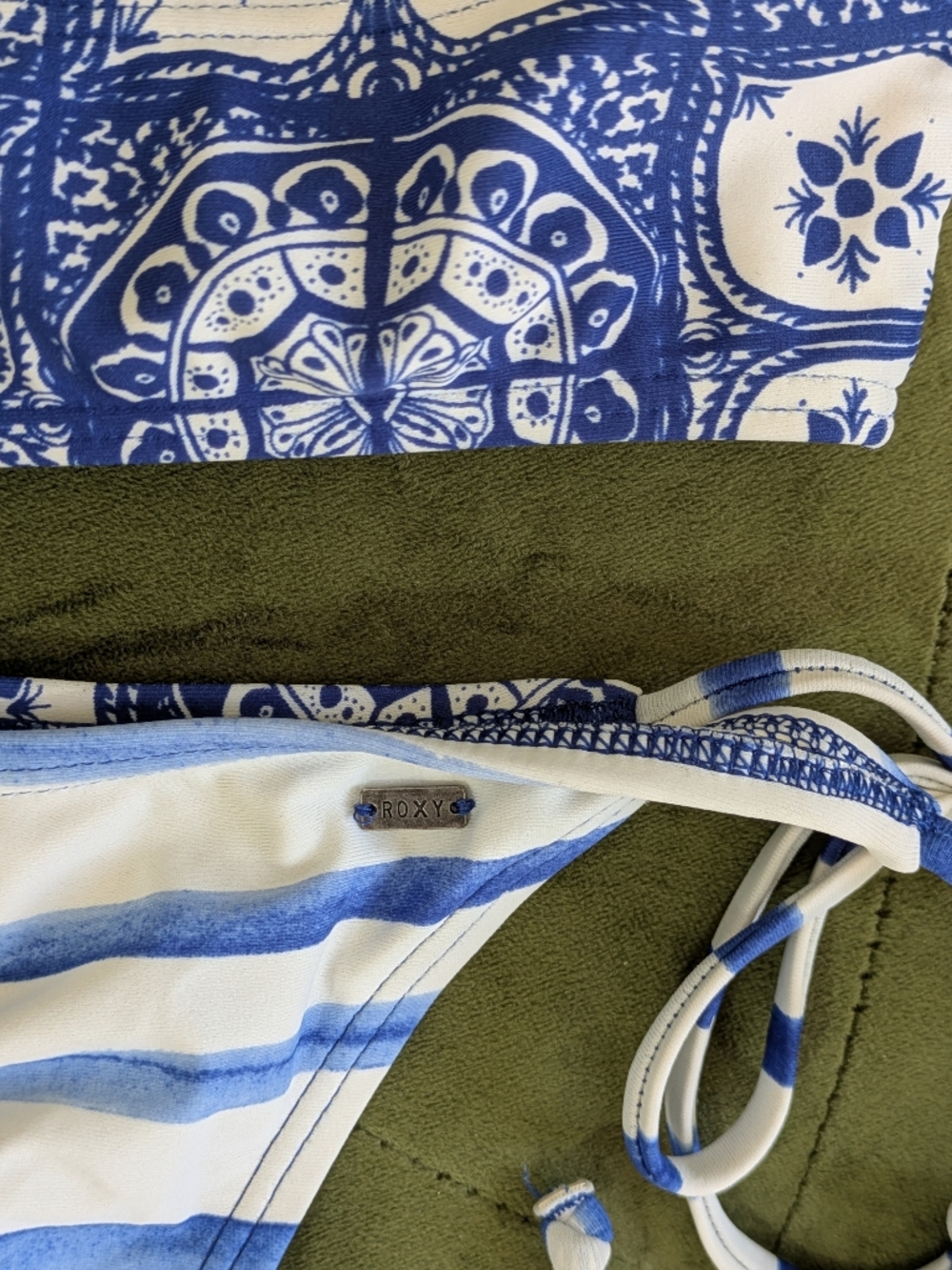 Roxy Bikini Santorini Swimsuit Blue Cheeky Sexy Unique Pattern Size small Vacay - Picture 8 of 8